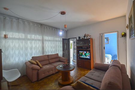 Casa à venda com 145m², 2 quartos e 2 vagasSala