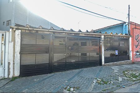Casa à venda com 145m², 2 quartos e 2 vagas Casa à venda com 145m², 2 quartos e 2 vagasFachada