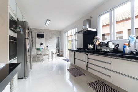 Casa à venda com 600m², 3 quartos e 7 vagas Casa à venda com 600m², 3 quartos e 7 vagasCozinha