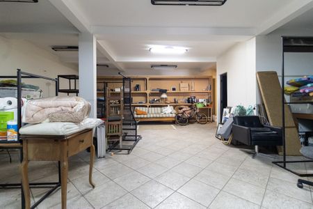 Casa à venda com 600m², 3 quartos e 7 vagas Casa à venda com 600m², 3 quartos e 7 vagas Área comum Salão da Garagem