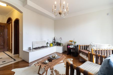 Casa à venda com 600m², 3 quartos e 7 vagas Casa à venda com 600m², 3 quartos e 7 vagasSala