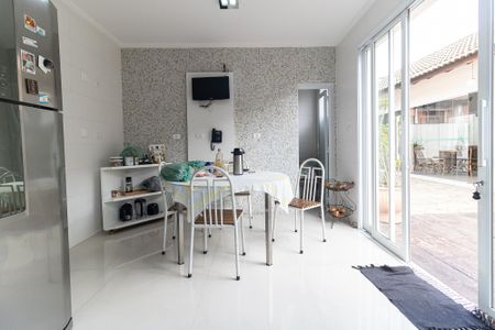 Casa à venda com 600m², 3 quartos e 7 vagas Casa à venda com 600m², 3 quartos e 7 vagasCozinha