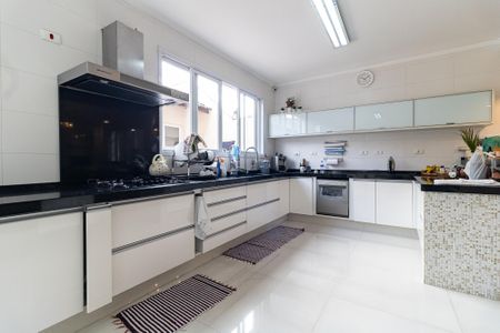 Casa à venda com 600m², 3 quartos e 7 vagas Casa à venda com 600m², 3 quartos e 7 vagasCozinha