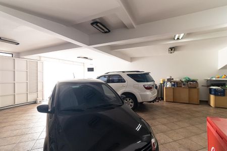 Casa à venda com 600m², 3 quartos e 7 vagas Casa à venda com 600m², 3 quartos e 7 vagasGaragem