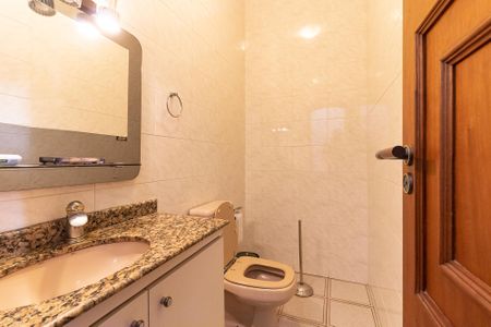 Casa à venda com 600m², 3 quartos e 7 vagas Casa à venda com 600m², 3 quartos e 7 vagas Área comum Lavabo da Garagem