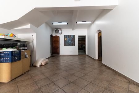 Casa à venda com 600m², 3 quartos e 7 vagas Casa à venda com 600m², 3 quartos e 7 vagasGaragem