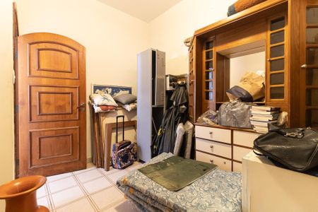 Casa à venda com 600m², 3 quartos e 7 vagas Casa à venda com 600m², 3 quartos e 7 vagasQuarto de Serviço