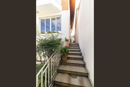 Casa à venda com 600m², 3 quartos e 7 vagas Casa à venda com 600m², 3 quartos e 7 vagasEntrada