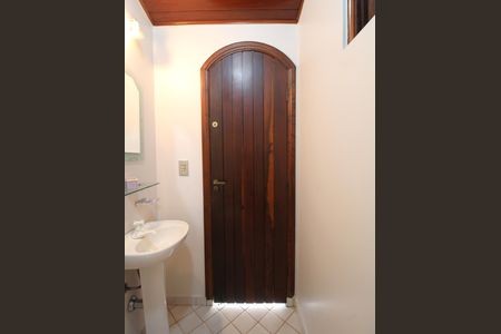 Casa à venda com 308m², 4 quartos e 4 vagasBanheiro Quintal