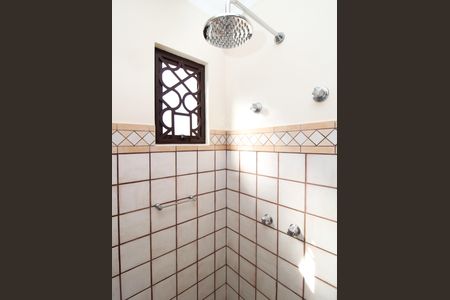 Casa à venda com 308m², 4 quartos e 4 vagasBanheiro Social