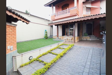 Casa à venda com 308m², 4 quartos e 4 vagasGaragem
