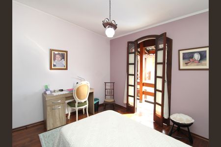 Casa à venda com 308m², 4 quartos e 4 vagasQuarto 2