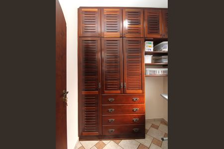 Casa à venda com 308m², 4 quartos e 4 vagasQuarto de Serviço