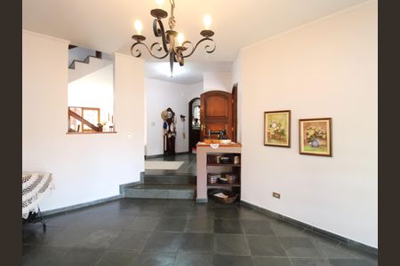 Casa à venda com 308m², 4 quartos e 4 vagasSala de TV