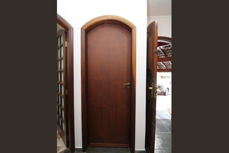 Casa à venda com 308m², 4 quartos e 4 vagasLavabo 