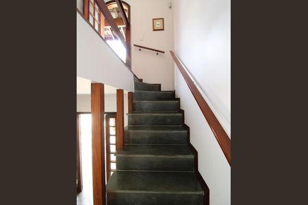 Casa à venda com 308m², 4 quartos e 4 vagas Escada