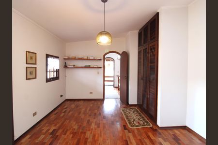 Casa à venda com 308m², 4 quartos e 4 vagasSuíte 1