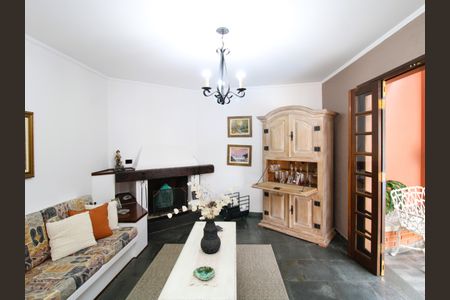 Casa à venda com 308m², 4 quartos e 4 vagasSala