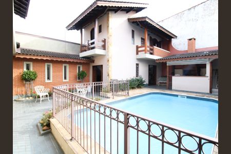 Casa à venda com 308m², 4 quartos e 4 vagasQuintal com Piscina