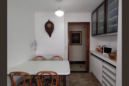 Apartamento à venda com 215m², 4 quartos e 2 vagas Apartamento à venda com 215m², 4 quartos e 2 vagasFoto 56