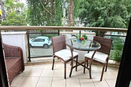 Apartamento à venda com 96m², 2 quartos e 1 vaga