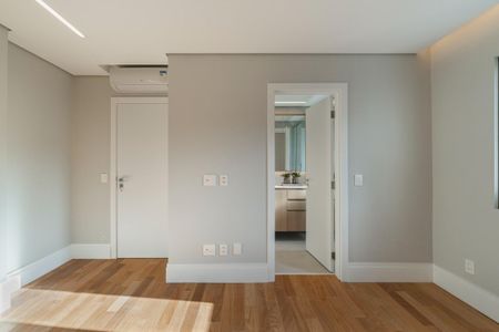 Apartamento à venda com 270m², 4 quartos e 3 vagas Apartamento à venda com 270m², 4 quartos e 3 vagasFoto 20