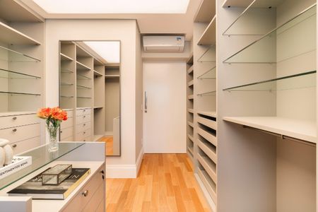 Apartamento à venda com 270m², 4 quartos e 3 vagas Apartamento à venda com 270m², 4 quartos e 3 vagasFoto 14