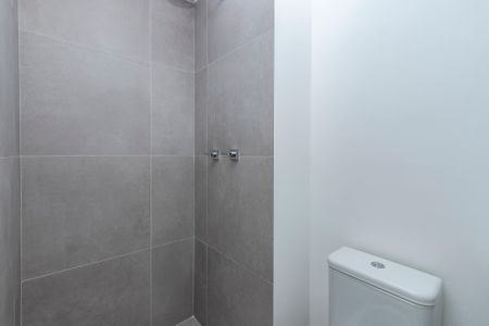 Apartamento à venda com 76m², 2 quartos e 1 vaga Apartamento à venda com 76m², 2 quartos e 1 vagaBanheiro da Suíte 2