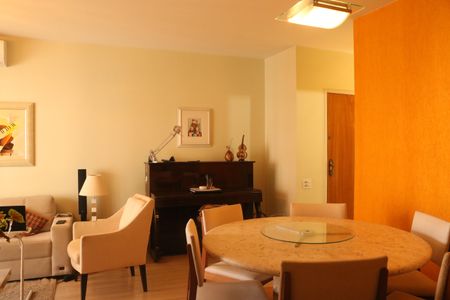 Apartamento à venda com 170m², 3 quartos e 2 vagasSala