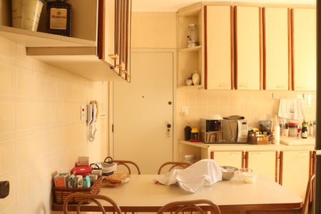 Apartamento à venda com 170m², 3 quartos e 2 vagasCozinha