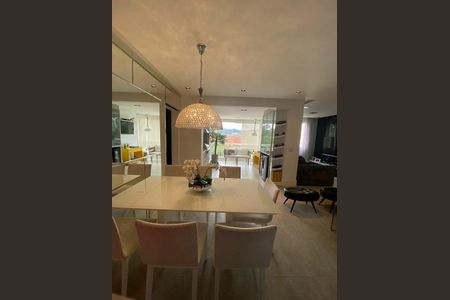 Apartamento à venda com 123m², 3 quartos e 2 vagas Apartamento à venda com 123m², 3 quartos e 2 vagasSala