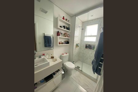 Apartamento à venda com 123m², 3 quartos e 2 vagas Apartamento à venda com 123m², 3 quartos e 2 vagasBanheiro da Suíte 1