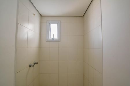 Apartamento à venda com 61m², 3 quartos e 1 vaga Apartamento à venda com 61m², 3 quartos e 1 vagaBanheiro Social