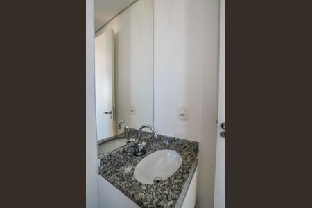 Apartamento à venda com 61m², 3 quartos e 1 vaga Apartamento à venda com 61m², 3 quartos e 1 vagaBanheiro da Suíte