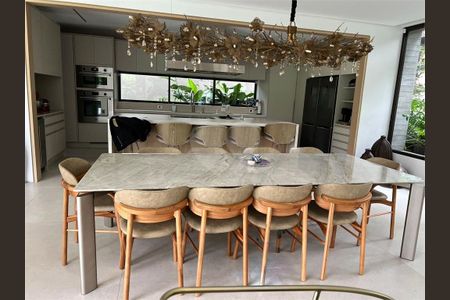 Casa à venda com 800m², 3 quartos e 6 vagas