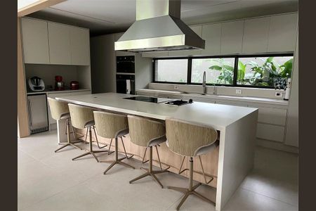 Casa à venda com 800m², 3 quartos e 6 vagas