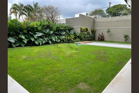 Casa à venda com 800m², 3 quartos e 6 vagas