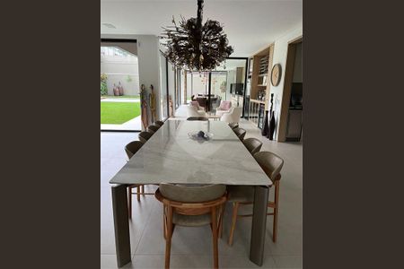 Casa à venda com 800m², 3 quartos e 6 vagas