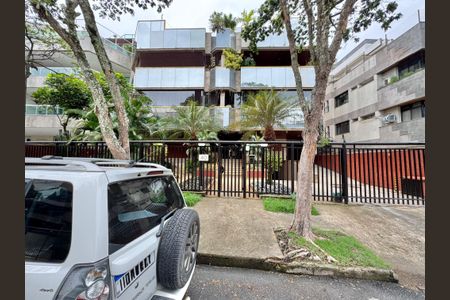 Apartamento à venda com 90m², 3 quartos e 2 vagas Apartamento à venda com 90m², 3 quartos e 2 vagasFachada