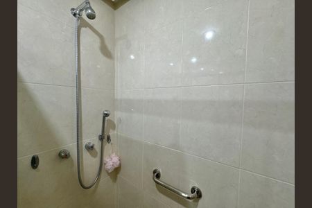 Apartamento à venda com 90m², 3 quartos e 2 vagas Apartamento à venda com 90m², 3 quartos e 2 vagasBanheiro Social