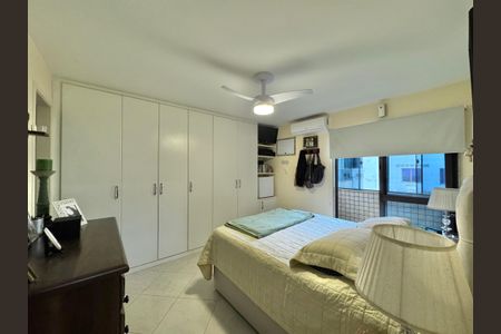 Apartamento à venda com 90m², 3 quartos e 2 vagas Apartamento à venda com 90m², 3 quartos e 2 vagasSuíte
