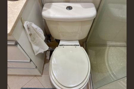 Apartamento à venda com 90m², 3 quartos e 2 vagas Apartamento à venda com 90m², 3 quartos e 2 vagasBanheiro Social