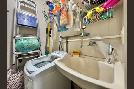 Apartamento à venda com 90m², 3 quartos e 2 vagas Apartamento à venda com 90m², 3 quartos e 2 vagasCozinha e Área de Serviço