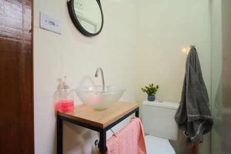 Casa de condomínio à venda com 58m², 2 quartos e 1 vagaBanheiro da Suíte