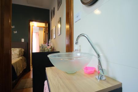 Casa de condomínio à venda com 58m², 2 quartos e 1 vagaBanheiro da Suíte