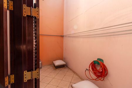 Casa à venda com 380m², 4 quartos e 7 vagas Casa à venda com 380m², 4 quartos e 7 vagasSacada quarto 1