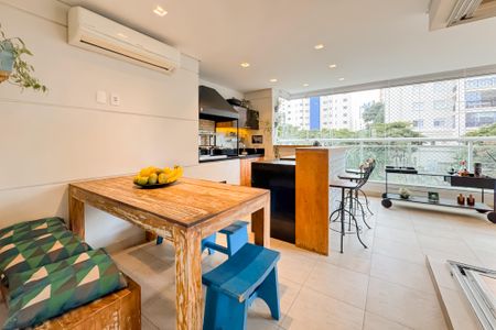 Apartamento à venda com 163m², 3 quartos e 3 vagas Apartamento à venda com 163m², 3 quartos e 3 vagasVaranda Sala