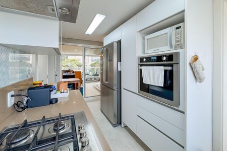 Apartamento à venda com 163m², 3 quartos e 3 vagas Apartamento à venda com 163m², 3 quartos e 3 vagasCozinha