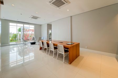 Apartamento à venda com 163m², 3 quartos e 3 vagas Apartamento à venda com 163m², 3 quartos e 3 vagasÁrea comum - Salão de Festas