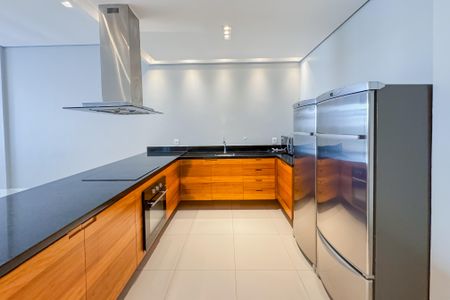 Apartamento à venda com 163m², 3 quartos e 3 vagas Apartamento à venda com 163m², 3 quartos e 3 vagasÁrea comum - Salão de Festas